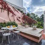 Apartment Secret Garden House Lissabon